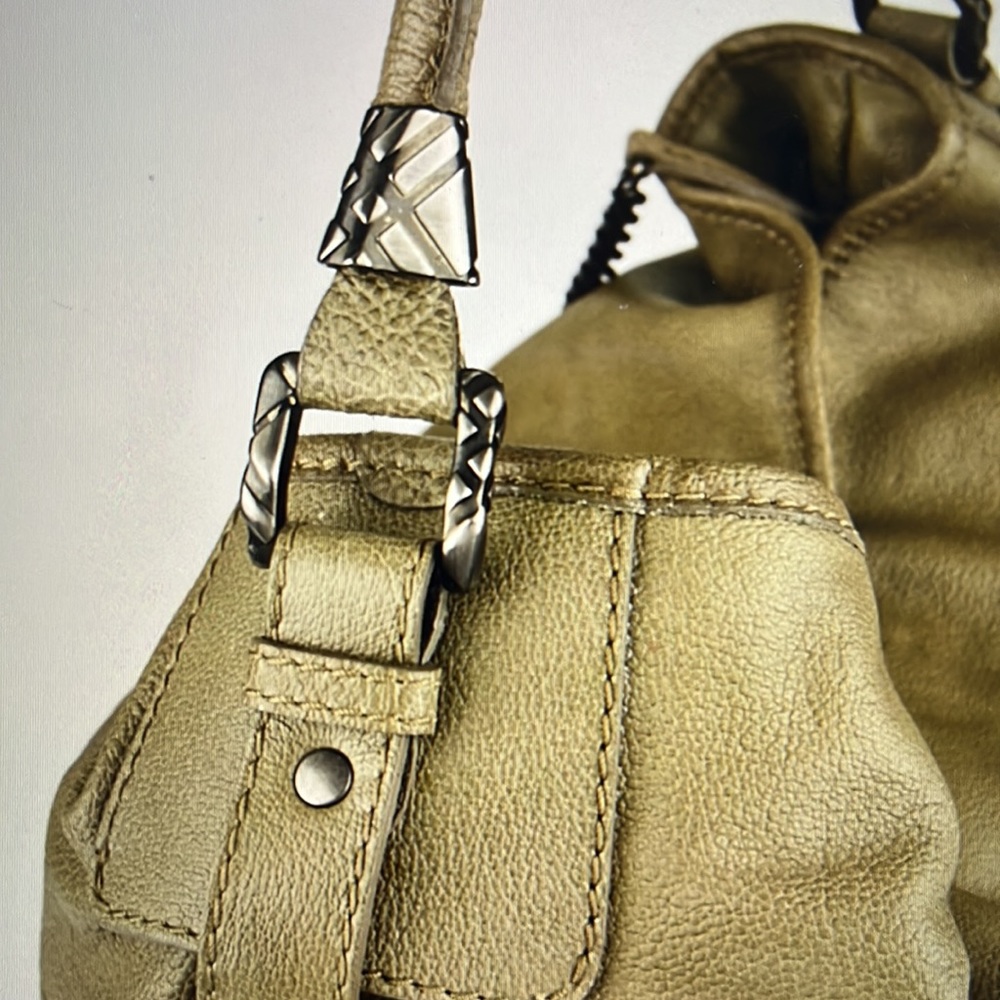 SALE! 🔥Limited Edition BurberryPebbled Leather Chain Hobo bag - EXCLUSIVE!! W/B - Picture 10 of 17